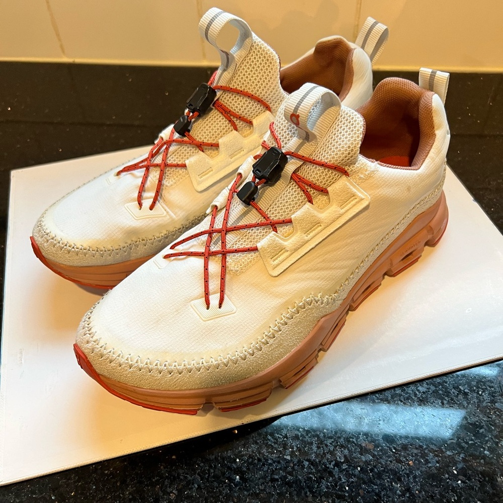 ON CLOUD CLOUDAWAY ICE/CHILI RED GREY WHITE RUNNING SHOES WOMENS SIZE 8.5